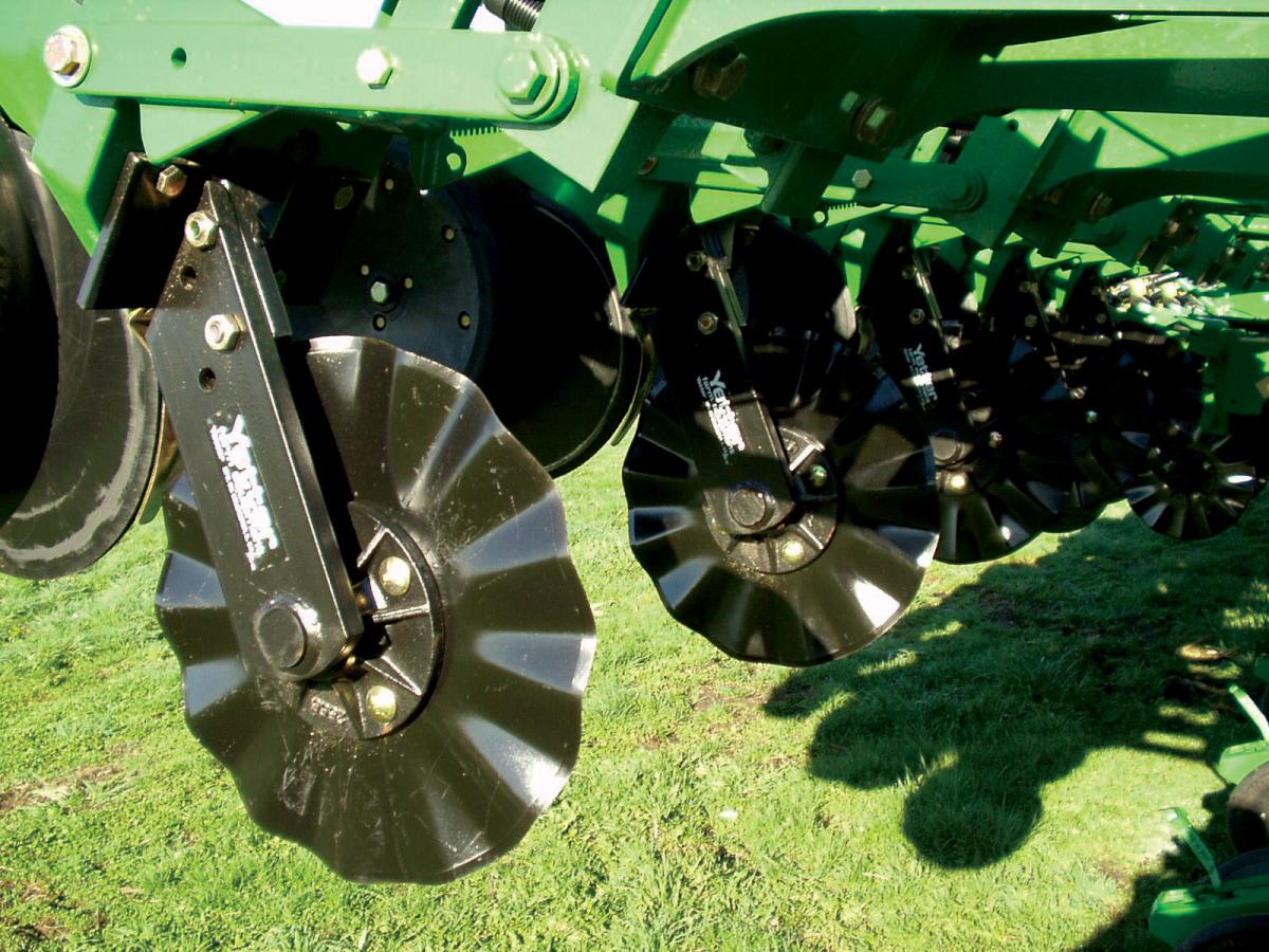 Yetter Schneidscheibe mit U.N.T. Halter (Kinze-Multiwave)