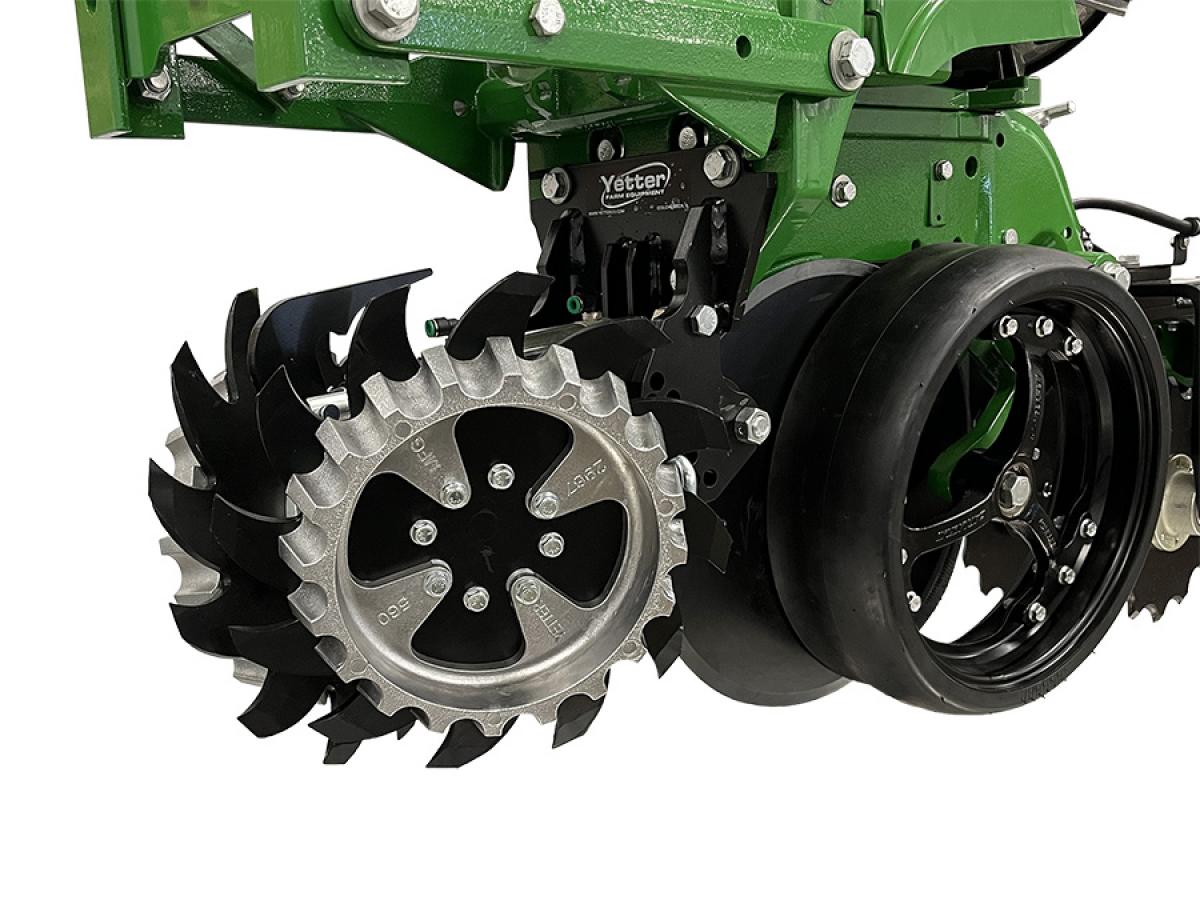 Yetter Reihenräumer mit kurzem, schmalem Arm, Finger Wheel