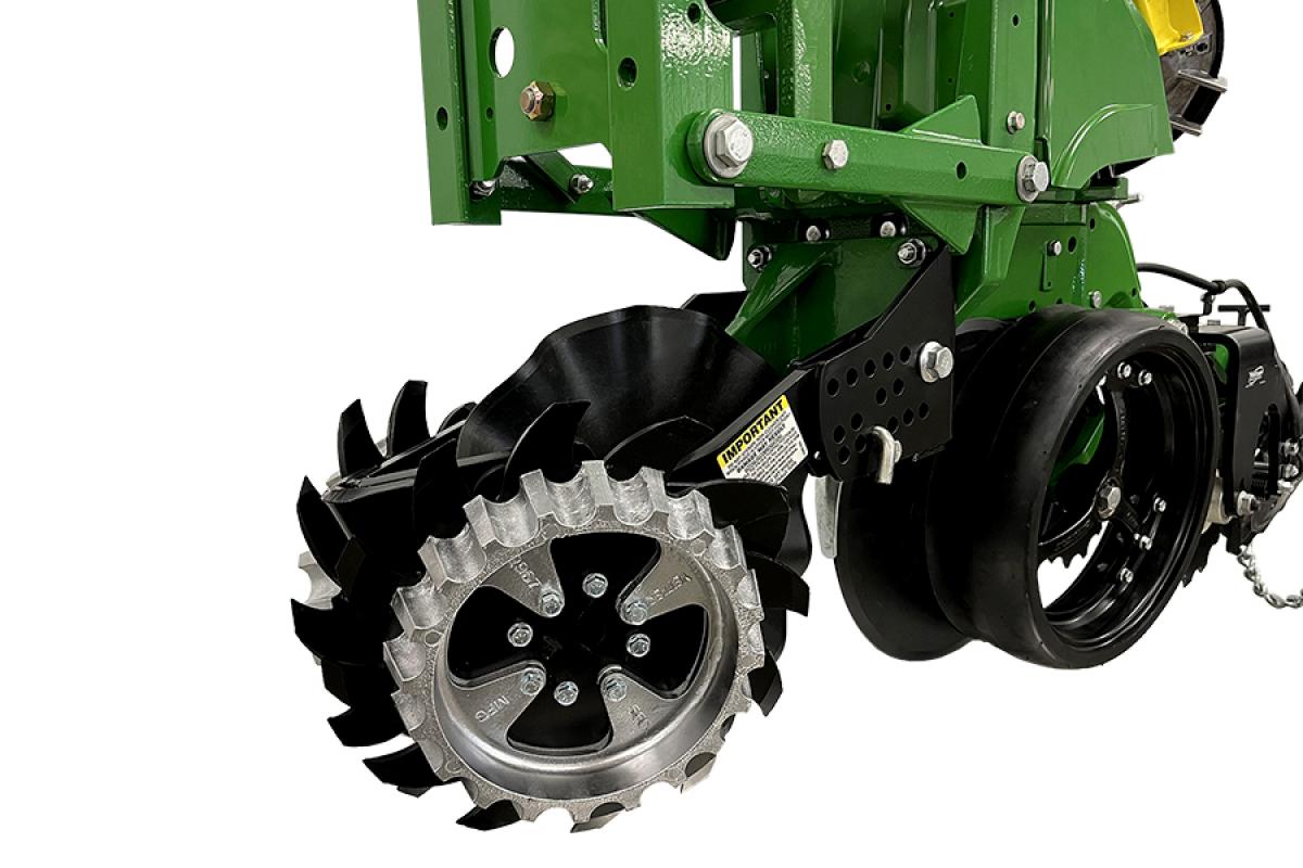 Yetter Titan Reihenräumer für John Deere Schneidscheibe